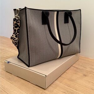 Rothy's The Classic Tote - Mist Herringbone with Desert Cat Crossbody Strap